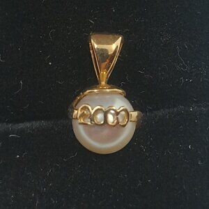 Rare Y2K 10K Yellow Gold Encased Pearl Pendant/Charm